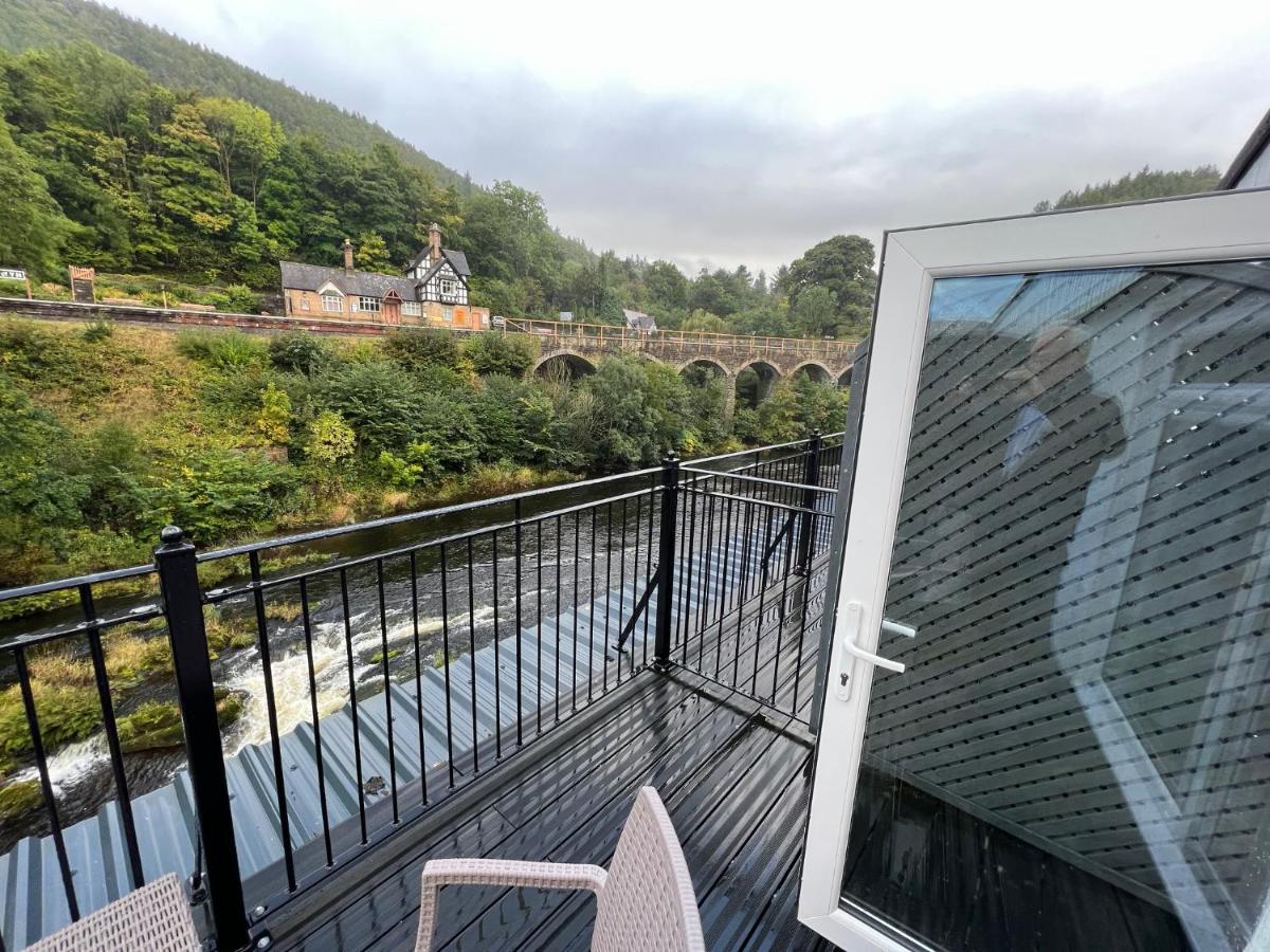 The Chainbridge Hotel Llangollen Eksteriør bilde